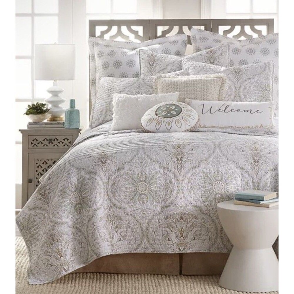 Levtex Home Cosima Full/Queen Quilt + 2 Standard Shams New